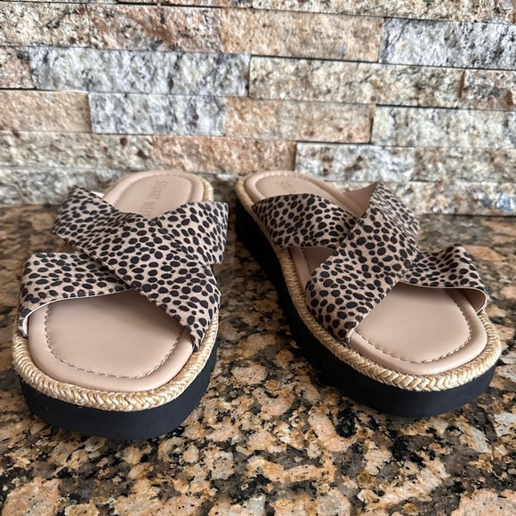 New Stuart Weitzman Roza Sandal - Picture 10 of 11